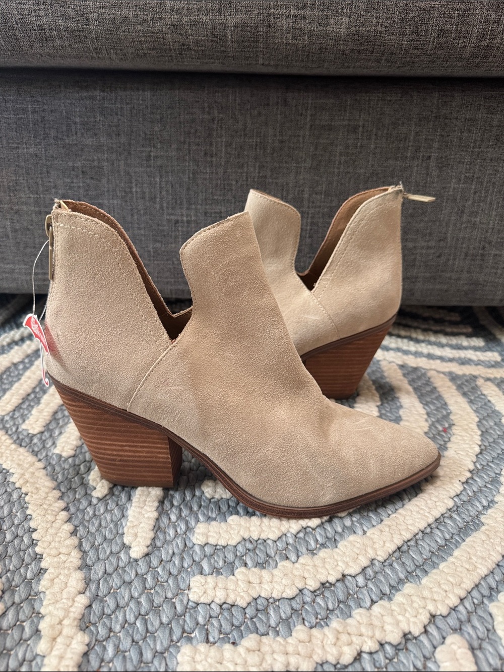Blondo Wanda Waterproof Suede Ankle Booties Size 9.5 Taupe Leather 4" Heel